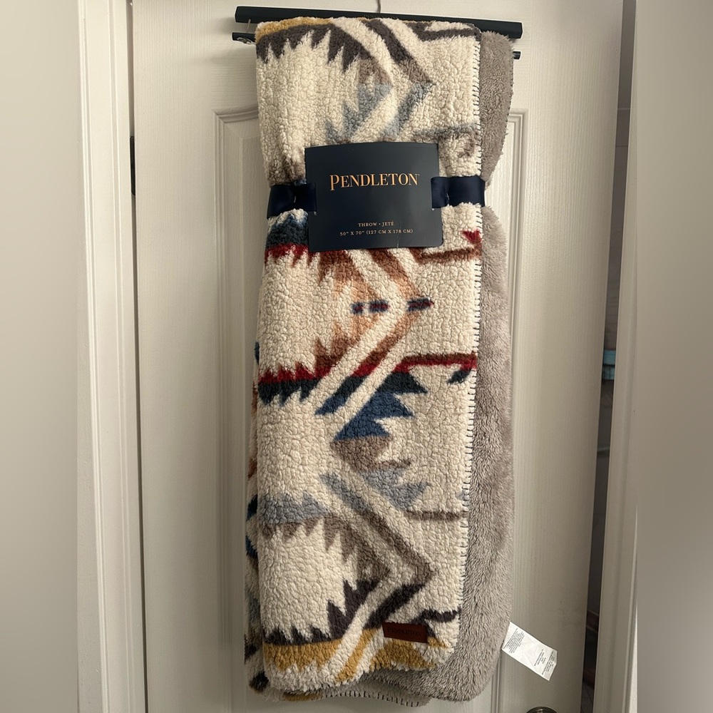 Pendleton Multicolor Plush Throw